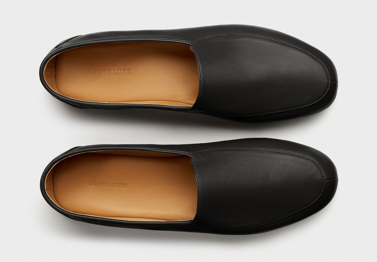 Туфли домашние черного цвета
